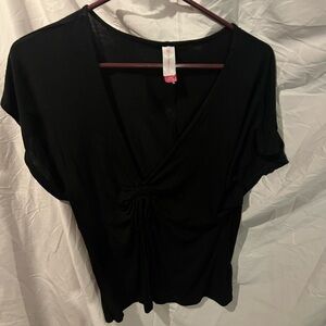 No Boundaries Black V-Neck Short Sleeve Tee